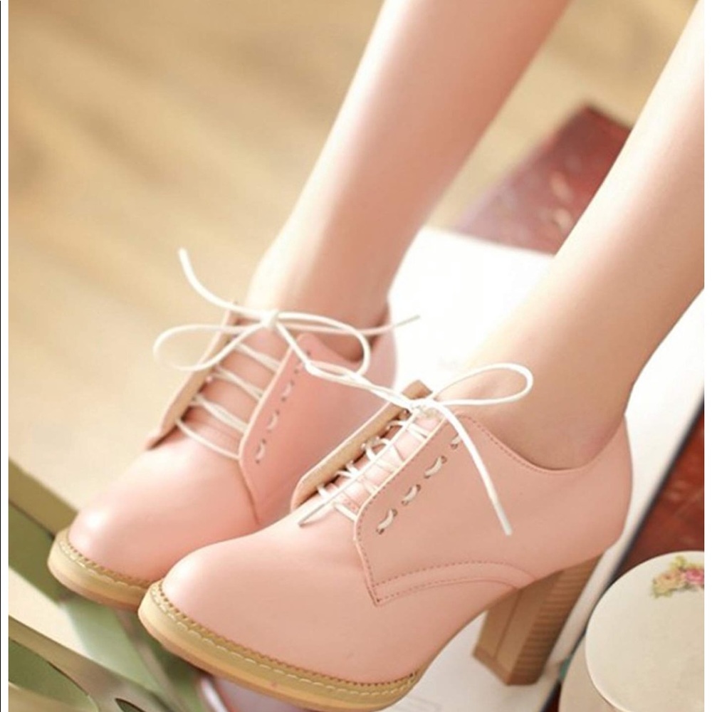 Pink Oxford shoes-like new! Size 7.5